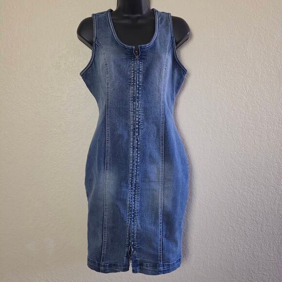 VENUS Dresses & Skirts - Venus Denim Sleeveless Zip-Front Bodycon Dress
